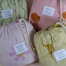 Load image into Gallery viewer, Posy Fitted Cot Sheet - 70% Bamboo + 30% Cotton