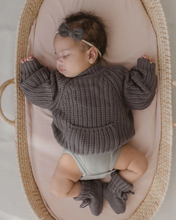 Load image into Gallery viewer, Susukoshi - Knit Baby Booties - Lava Rock