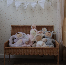 Load image into Gallery viewer, Petal Storie Bench Natural