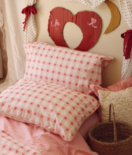 Load image into Gallery viewer, Play Linen - Heirloom Hearts Duvet Set