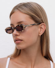 Load image into Gallery viewer, Lu Goldie - Sylvie Choc Tort