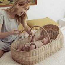 Load image into Gallery viewer, Olli Ella Lyra Moses Basket With Cotton Mattress
