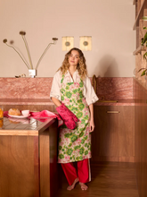 Load image into Gallery viewer, Bonnie &amp; Neil - Jardin Cerise Linen Oven Mitt
