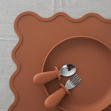 Load image into Gallery viewer, Rommer - Wiggly Placemat Cinnamon
