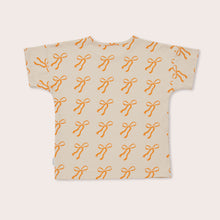 Load image into Gallery viewer, Olive &amp; the Captain - Cream Bows Relaxed Fit Tee
