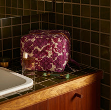 Load image into Gallery viewer, Bonnie &amp; Neil - Leon Lilac Large Toiletry Bag
