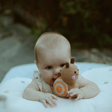 Load image into Gallery viewer, Baby Snail Rattle – Garden-Themed Toy: Natural
