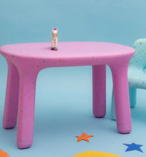 Load image into Gallery viewer, Cowrie and Conch - Orchid Confetti Table
