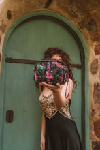 Load image into Gallery viewer, Wandering Folk - Flourish Zip Bag - Clover Small
