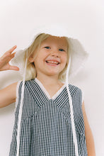 Load image into Gallery viewer, JUNI - Flora Sun Hat - Blanc
