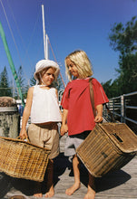 Load image into Gallery viewer, JUNI - Austin Tee - Vintage red
