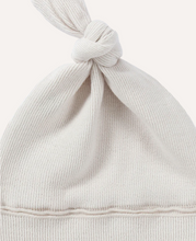 Load image into Gallery viewer, Susukoshi - Organic Knotted Hat - Salt
