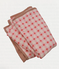 Load image into Gallery viewer, Play Linen - Heirloom Hearts Reversible Quilt
