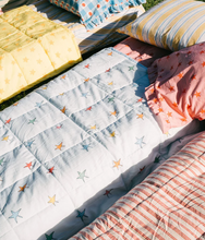 Load image into Gallery viewer, Play Linen - Retro Star Quit
