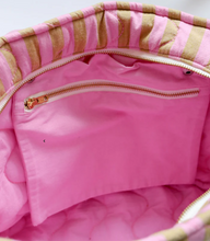 Load image into Gallery viewer, Mosey Mae - Sprout Quilted Bag - Lilac
