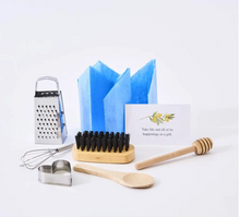 Load image into Gallery viewer, Scarlet Stripe Fuschia Crackers - Pack of 6
